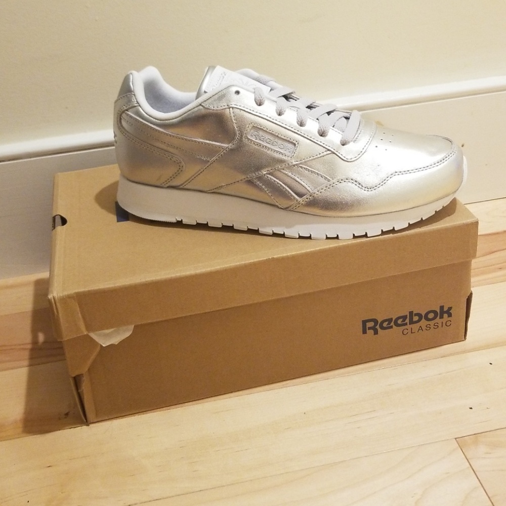 Reebok Women Harman Run Sneaker - Women's -Silver